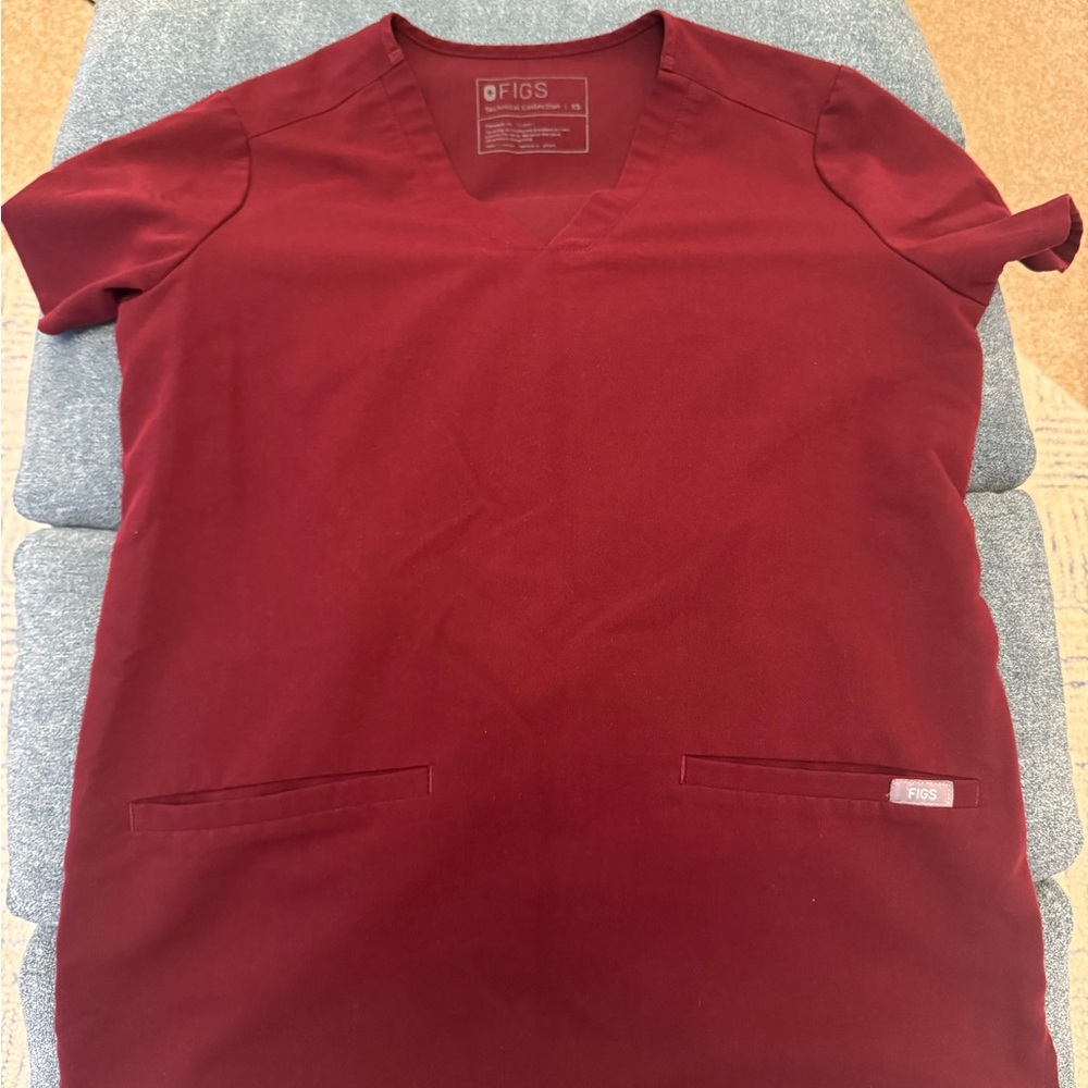 Figs Women’s Burgundy Casma Three-Pocket Scrub Top